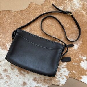 Vintage Coach Taylor Bag Black 9944